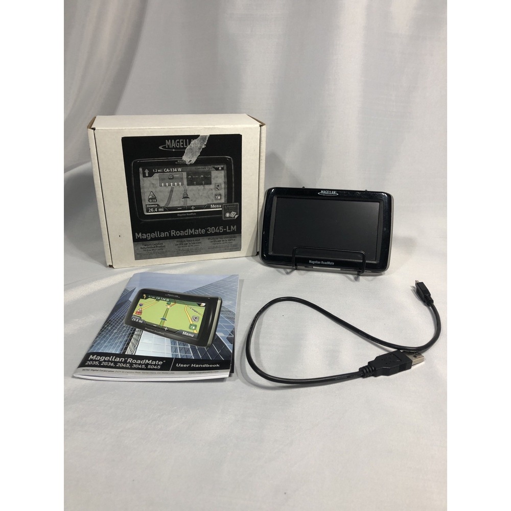 Magellan RoadMate 3045-LM GPS 4.7" Display Navigation System With charging cord